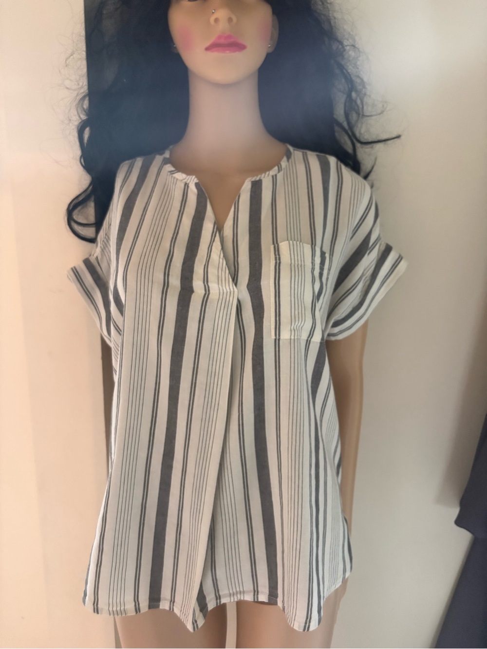 Old Navy White and Black Vertical Stripe V-Neck Tunic Top XS